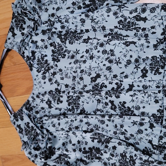 Small zara dress - Picture 3 of 4